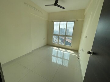 Master Bedroom in 3 BHK Apartment at Sanskruti Splendour, Dahisar East – for Sale
