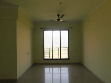Room in 4 BHK Apartment at Advance Heights, Kharghar – for Sale