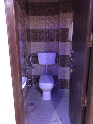 Bathroom in 1 BHK Builder Floor at Shastri Nagar – for Rent