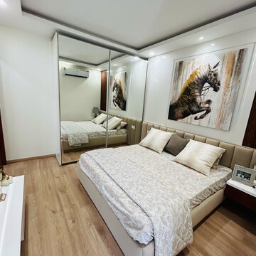 Bedroom in 2.5 BHK Builder Floor at JMS Primeland, Sector 95a – for Sale