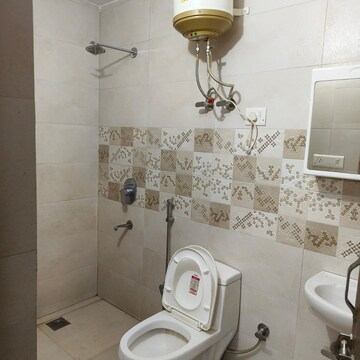 रेसिडेंशियल बिल्डर फ्लोर वर्ग फुट फॉर रेंट इन सेक्टर 15 गुड़गांव  7454497