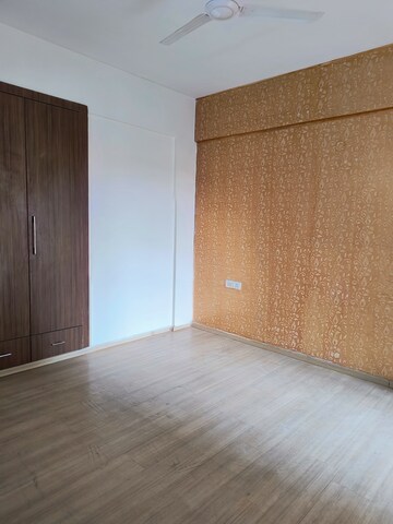 Room in 3 BHK Apartment at Moti Nagar – for Sale