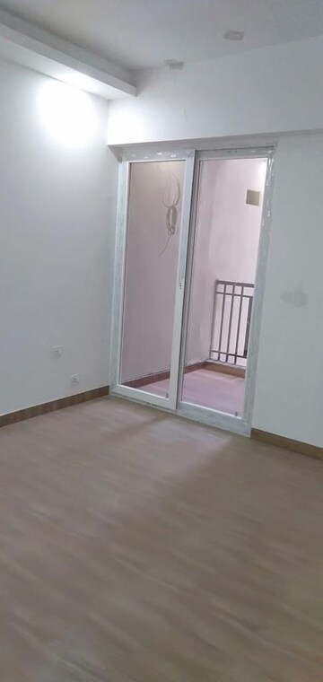 Room in 3 BHK Apartment at Samridhi Grand Avenue, Tech Zone 4 Greater Noida – for Sale