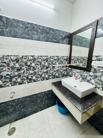 Bedroom in 6+ BHK Independent House at Gomti Nagar – for Sale