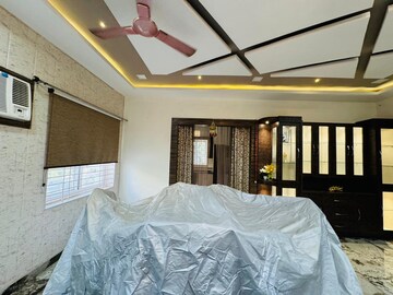 Bedroom in 6+ BHK Independent House at Gomti Nagar – for Sale