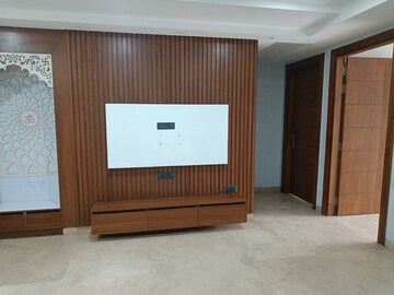 Living Room in 2 BHK Builder Floor at Unitech South City II, Sector 50 – for Rent