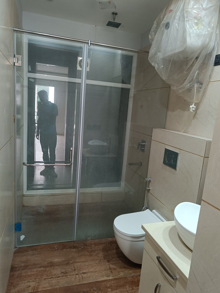 Bathroom, unitech-south-city-ii 2 Bedroom 1200 Sq.Ft. Builder Floor In Sector 50 Gurgaon 7454758