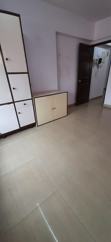 Room in 2.5 BHK Apartment at Menda Heritage, Chembur – for Sale