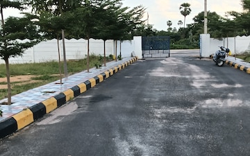 Plot For Sale in Peeranchuruvu