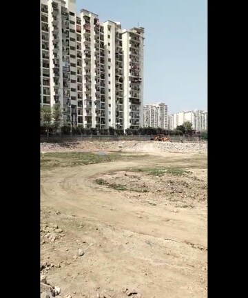  Plot For Sale in Sethi Arcade, Sector 76