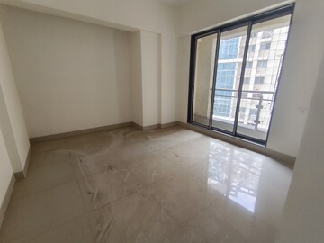 Room in 3 BHK Apartment at Haware Dahlia, Kasarvadavali – for Sale