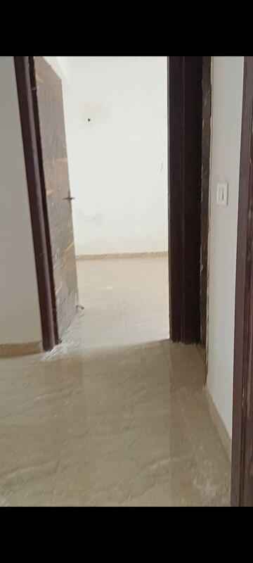 Room in 2.5 BHK Apartment at SLF Anushree, Sector 75 – for Sale