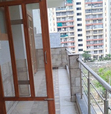 Balcony in 3 BHK Builder Floor at BPTP Parkland Pride, Sector 77 – for Sale