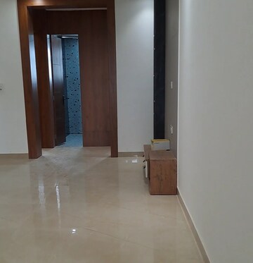 Room in 3 BHK Builder Floor at BPTP Parkland Pride, Sector 77 – for Sale