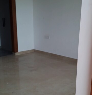Room in 3 BHK Builder Floor at BPTP Parkland Pride, Sector 77 – for Sale