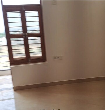 Room in 3 BHK Builder Floor at BPTP Parkland Pride, Sector 77 – for Sale