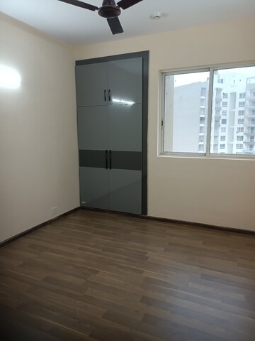 Room in 2 BHK Apartment at The 3C Lotus Panache, Sector 110 – for Rent
