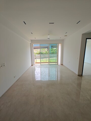 Room in 3 BHK Apartment at L&T Seawoods Residences Phase 2, Seawoods – for Sale