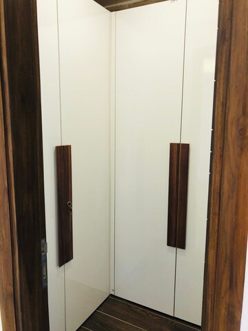 Room in 2 BHK Apartment at Sidhartha Diplomats Golf Link, Sector 110 – for Sale