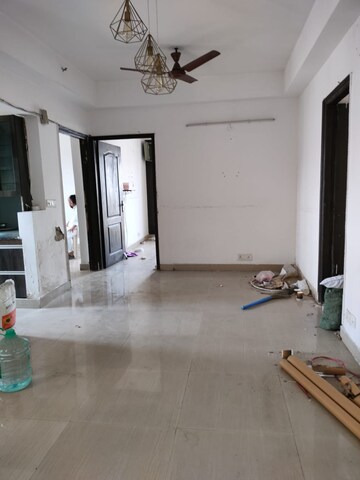 Room in 2.5 BHK Apartment at Nimbus The Hyde park, Sector 78 – for Sale