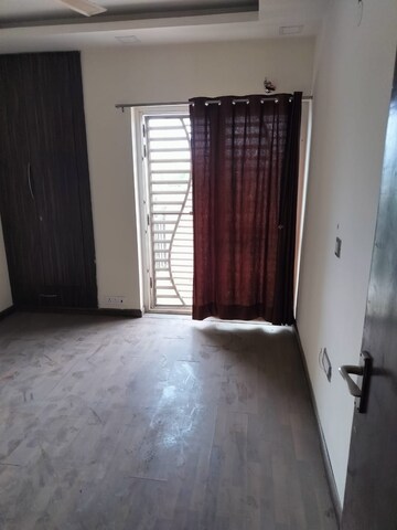 Room in 3 BHK Apartment at Bptp Park 81, Sector 81 – for Sale