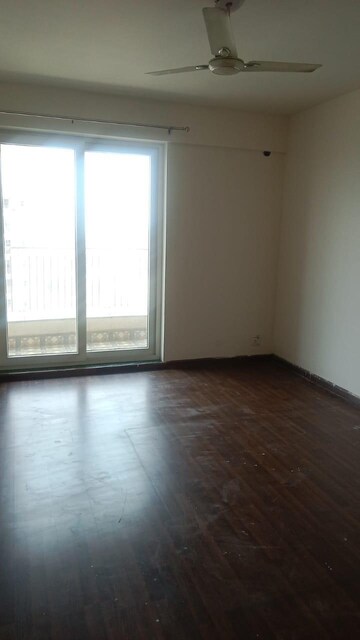Room in 3 BHK Apartment at Bptp Park 81, Sector 81 – for Sale