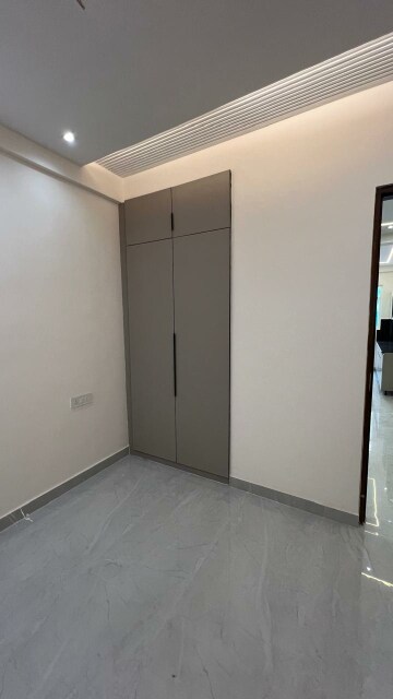 Room in 3 BHK Apartment at Peer Mucchalla – for Sale