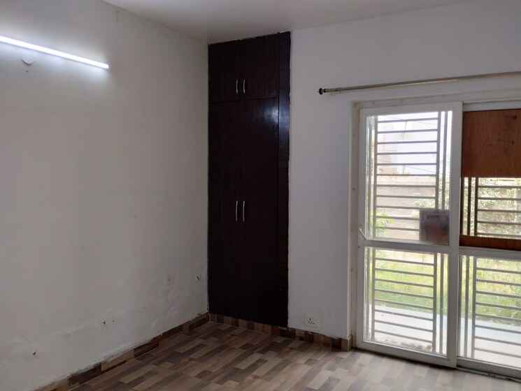 Room, puri-pratham 3 Bedroom 1600 Sq.Ft. Apartment In Sector 84 Faridabad 7455927