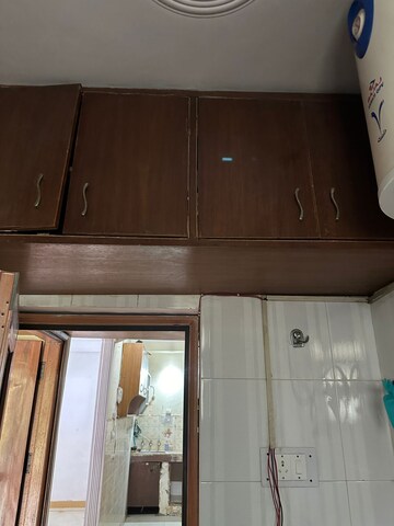 Furnished Amenities in 2 BHK Builder Floor at Spring Field, Sector 31 – for Sale