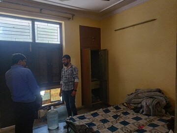 Living Room in 2 BHK Builder Floor at Spring Field, Sector 31 – for Sale