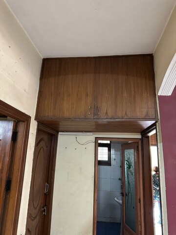 Furnished Amenities in 2 BHK Builder Floor at Spring Field, Sector 31 – for Sale