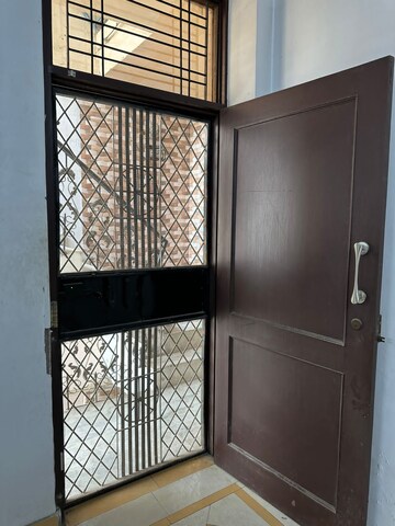 Room in 2 BHK Builder Floor at Spring Field, Sector 31 – for Sale