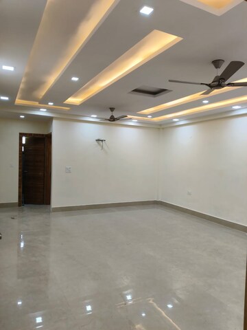 Room in 3 BHK Builder Floor at Sector 31 – for Sale