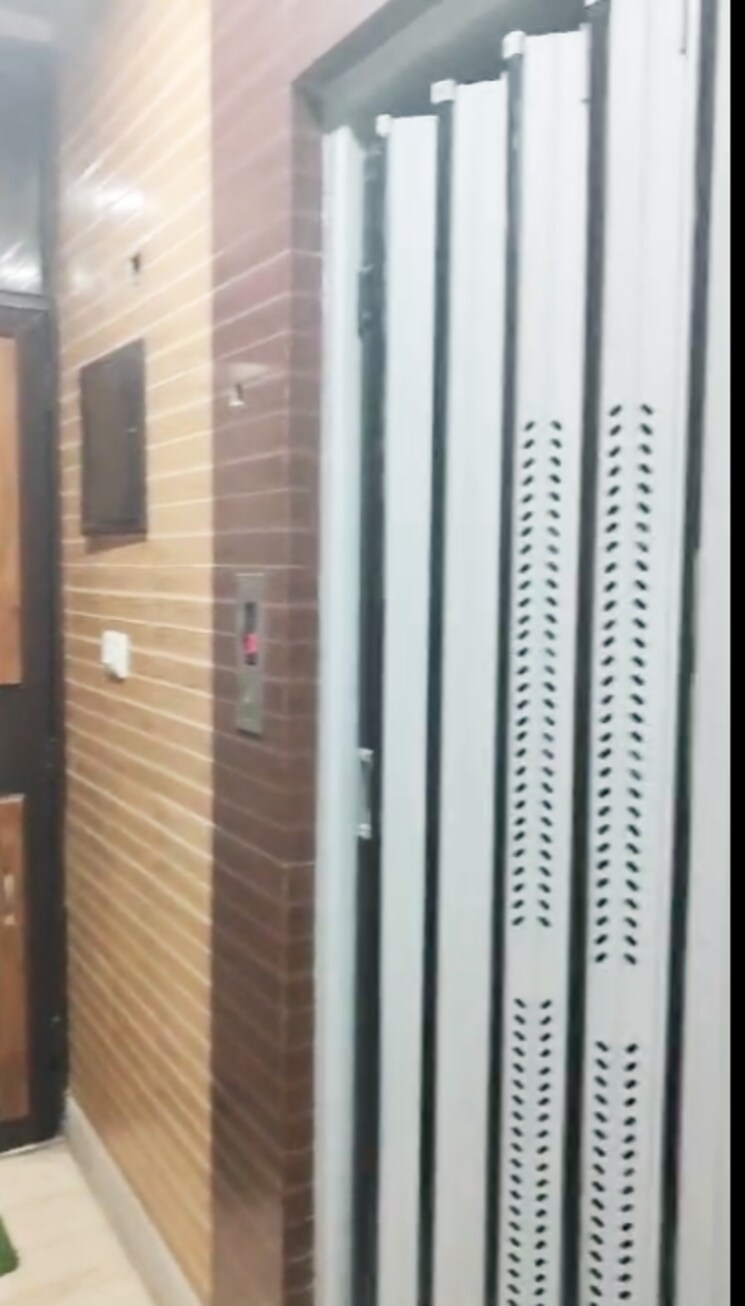 undefined, west patel nagar 3 Bedroom 1850 Sq.Ft. Builder Floor In West Patel Nagar Delhi 7456429