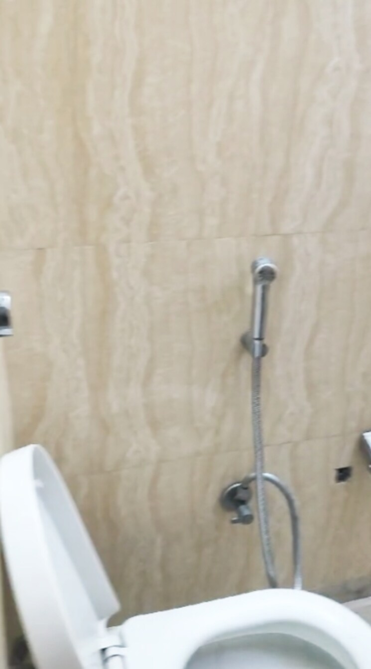 Bathroom, west patel nagar 3 Bedroom 1850 Sq.Ft. Builder Floor In West Patel Nagar Delhi 7456429