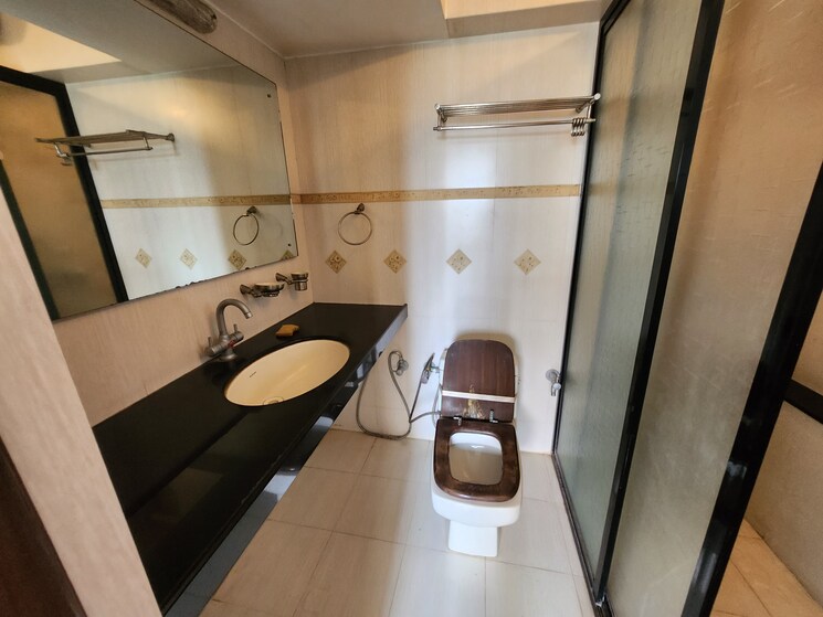 Attached Bathroom, tata-glendale 3 Bedroom 1000 Sq.Ft. Apartment In Vasant Vihar Thane 7456451