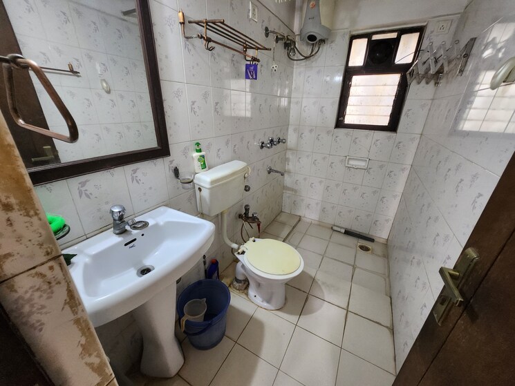Bathroom, tata-glendale 3 Bedroom 1000 Sq.Ft. Apartment In Vasant Vihar Thane 7456451