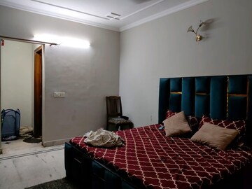 Bedroom in 3 BHK Builder Floor at Ansal Sushant Lok I, Sector 43 – for Sale