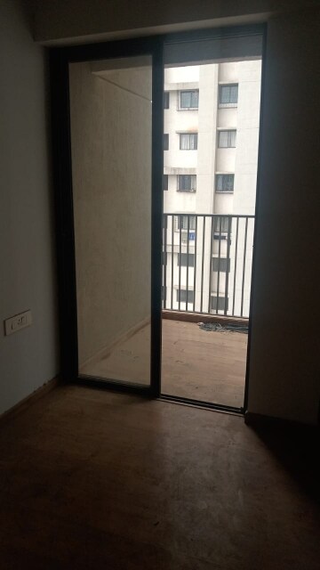 Room in 2.5 BHK Apartment at Lodha Downtown, Dombivli East – for Sale