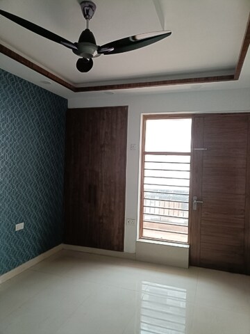 Room in 4 BHK Builder Floor at Lavender Floors, Sector 89 – for Sale