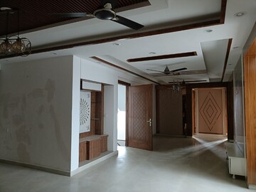 Room in 4 BHK Builder Floor at Lavender Floors, Sector 89 – for Sale