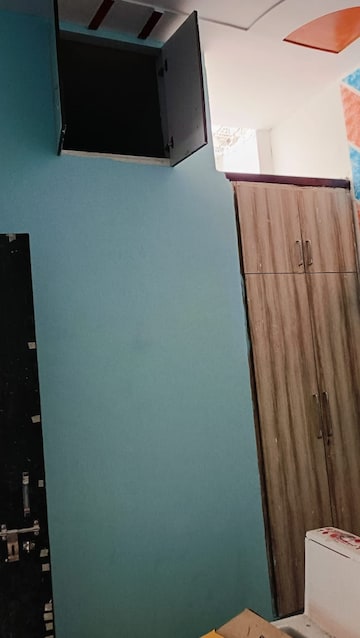 Room in 1 BHK Villa at Dhoom Manikpur – for Sale