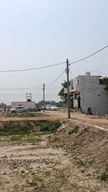  Plot – Exterior View View at Dhoom Manikpur - for Sale