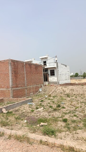  Plot – Exterior View View at Dhoom Manikpur - for Sale