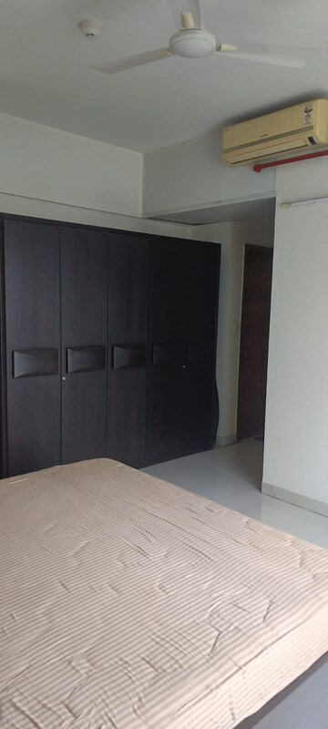 Room in 3 BHK Apartment at Osian Almanova, Mundhwa – for Sale