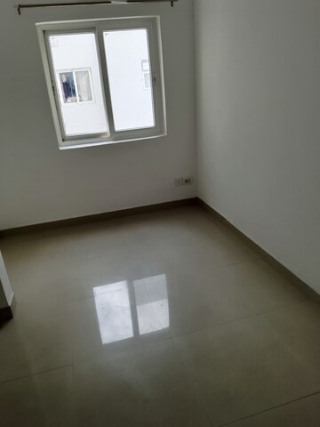 Room in 3 BHK Apartment at Spaze Privy AT4, Sector 84 – for Sale