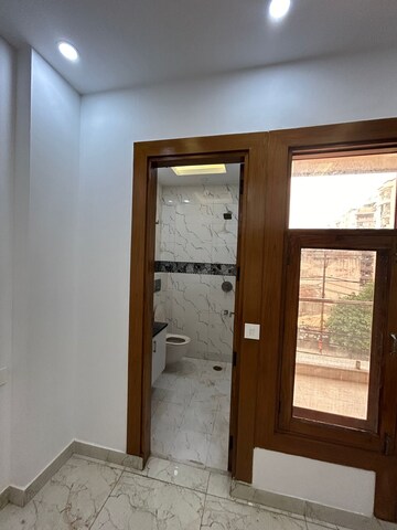 Room in 4 BHK Builder Floor at Pratap Vihar – for Sale