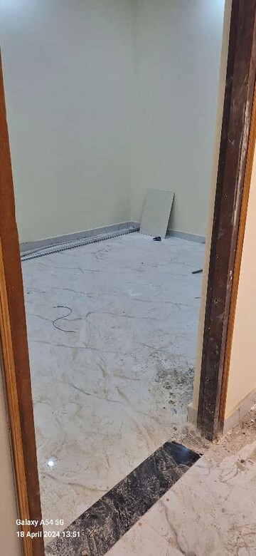 Room in 6+ BHK Independent House at Faizabad Road – for Sale