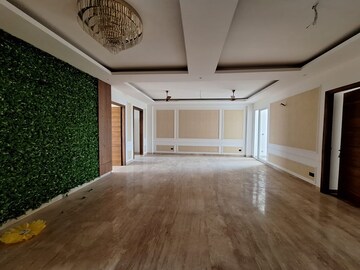Room in 4 BHK Builder Floor at Ansal API Esencia, Sector 67 – for Sale