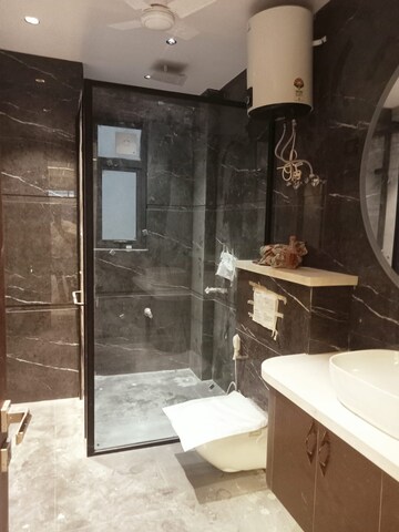 Kitchen in 3 BHK Builder Floor at Pyramid Square 67A, Sector 67 – for Sale